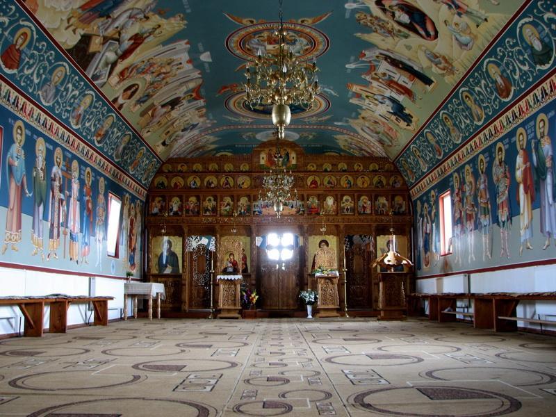 Interiorul bisericii